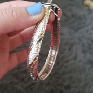 Flexible bangle bracelet